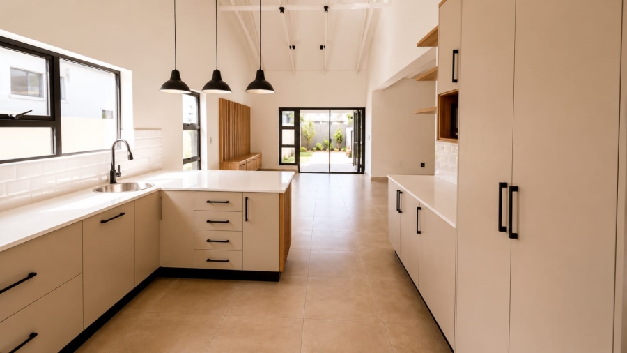 To Let 3 Bedroom Property for Rent in Melodie North West
